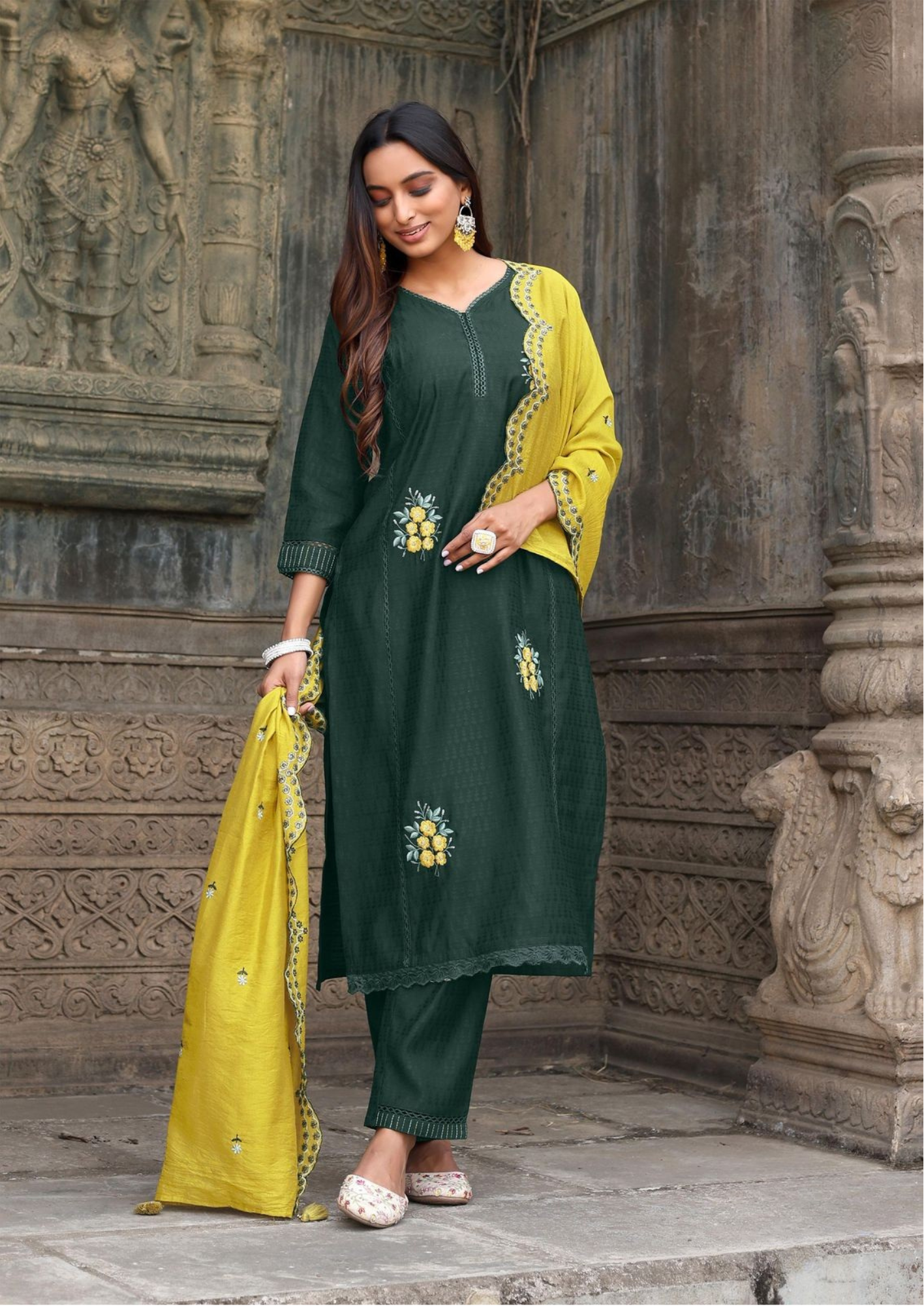 Wooglee Saugaat - Elegant Viscose Suit set
