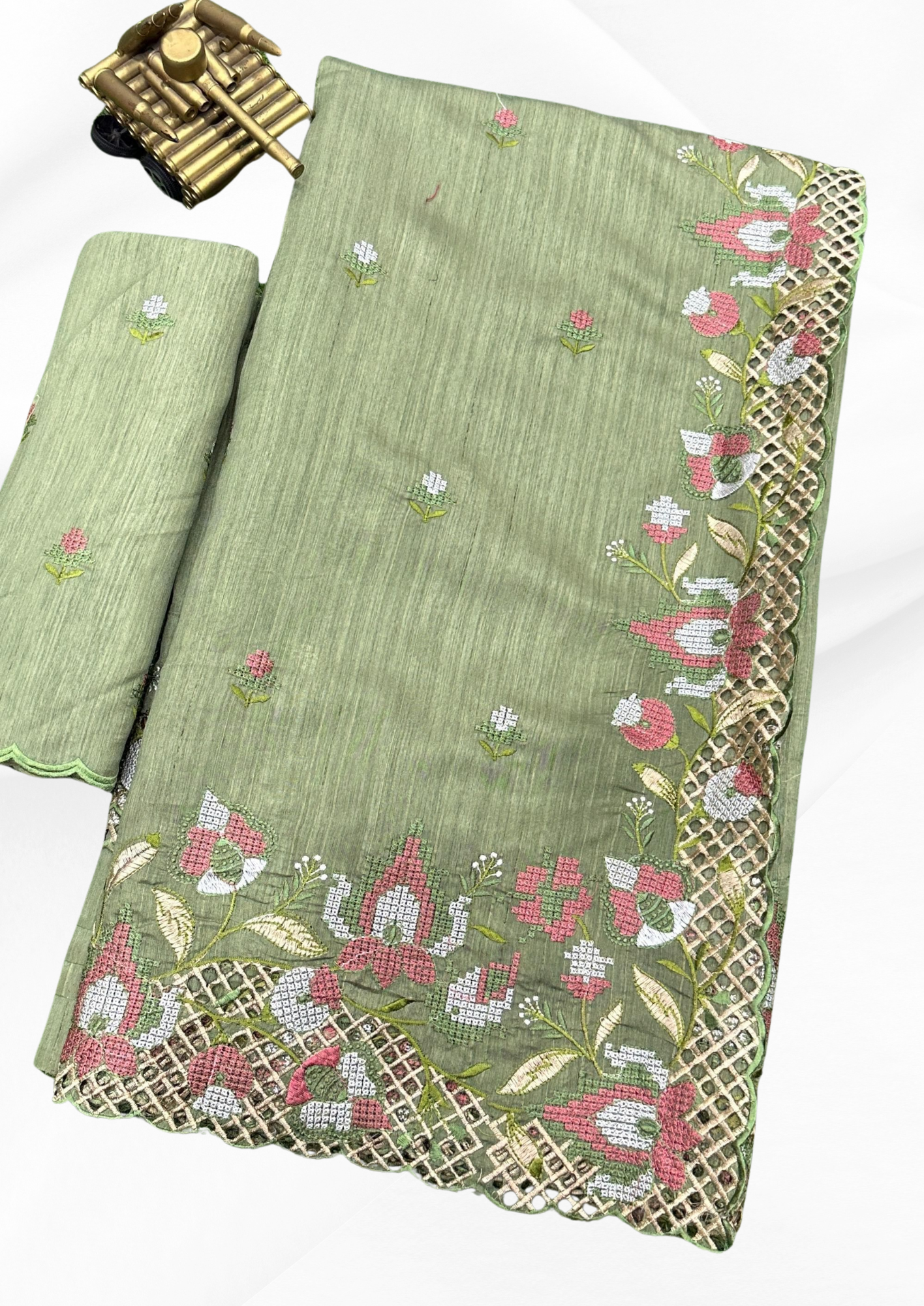 Cut Work Visca Slub Silk Saree with Embroidered Detailing