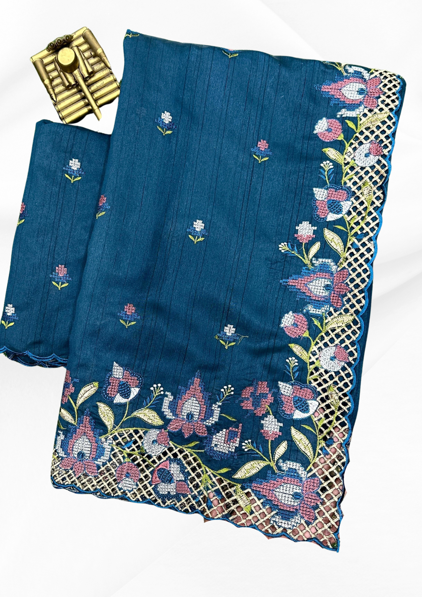 Cut Work Visca Slub Silk Saree with Embroidered Detailing