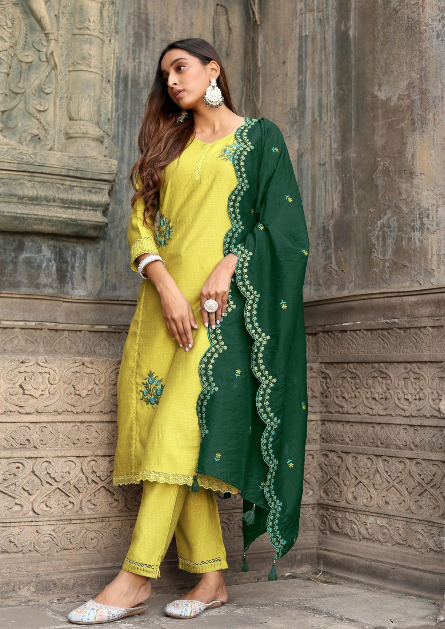 Wooglee Saugaat - Elegant Viscose Suit set