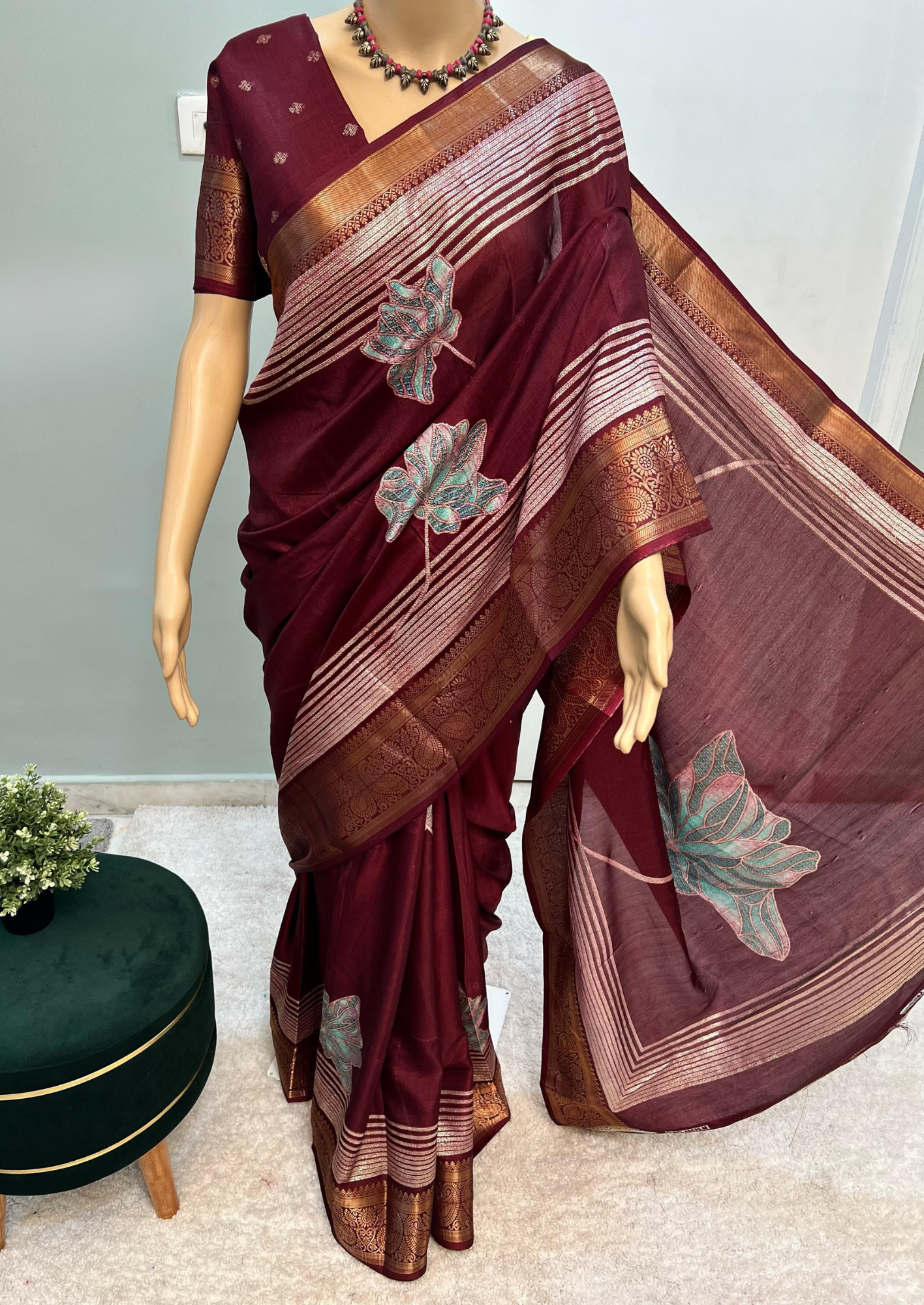 Soft Dola Silk Saree with Trendy Leaf Design & Contrast Zari Border